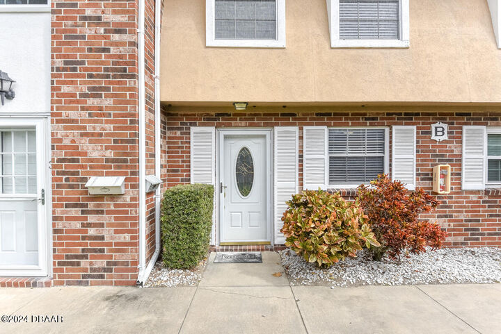 Property Photo:  2200 S Palmetto Avenue B040  FL 32119 