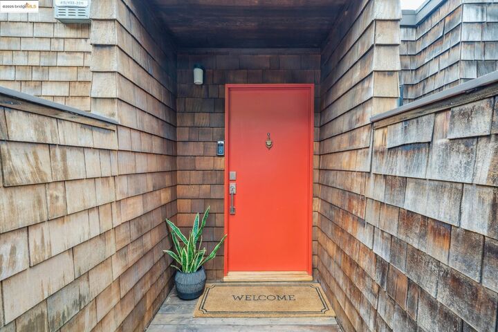 Property Photo: 139 Del Mar Ave CA 94708