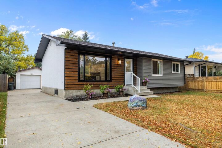 1032 Mony Penny Crescent  Sherwood Park AB T8A 1C3 photo
