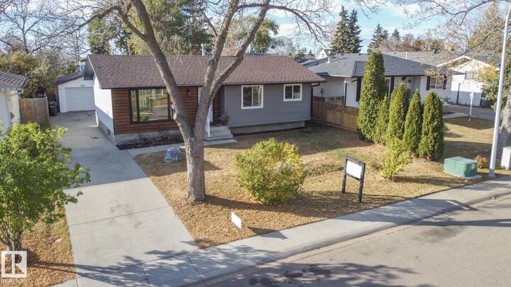 1032 Mony Penny Crescent  Sherwood Park AB T8A 1C3 photo