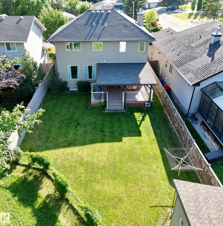 Photo de la propriété: 57 Homestead Crescent NW AB T5A 2Y1