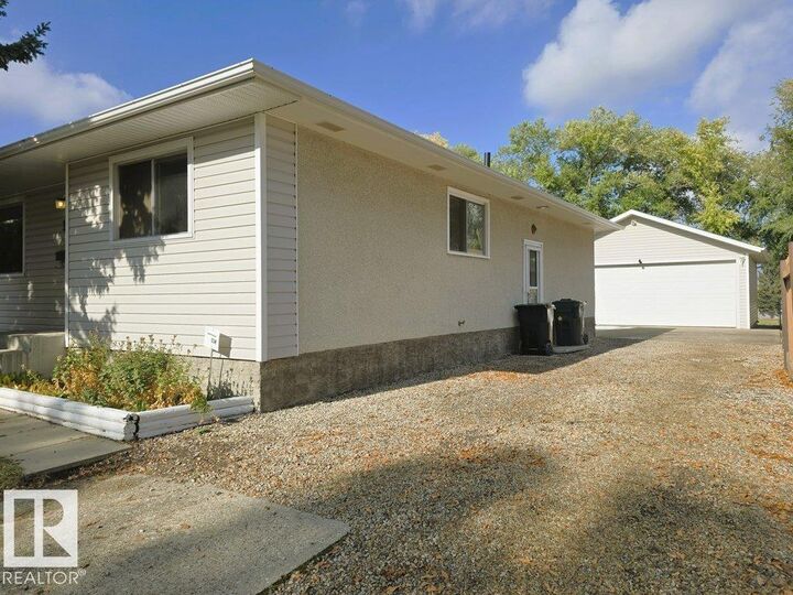 Property Photo:  16 Starling Drive  AB T8A 0A7 