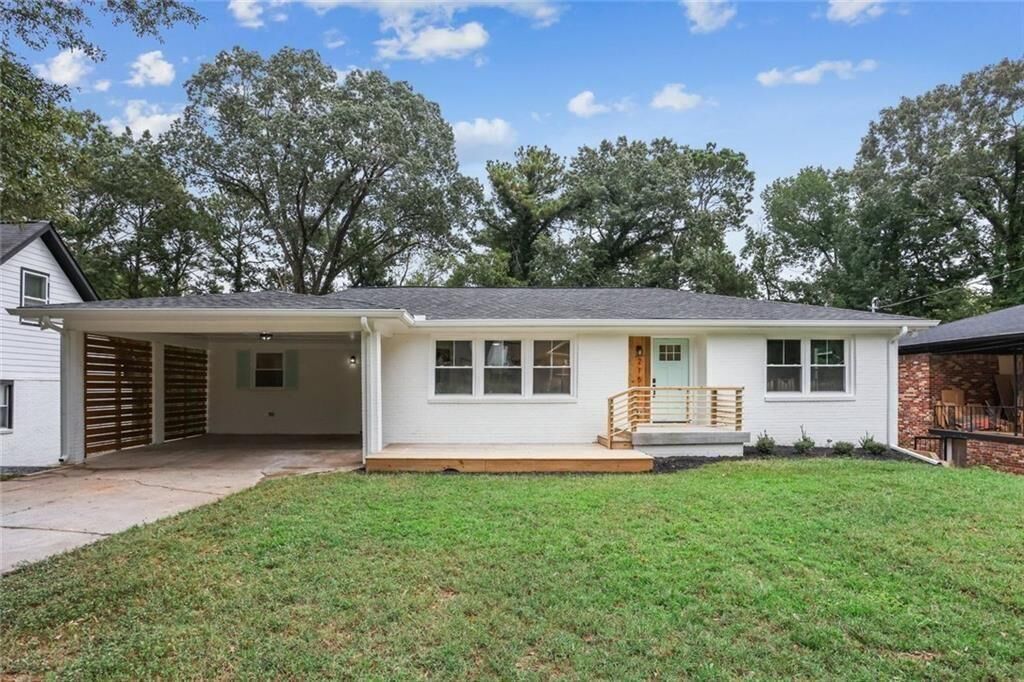 Property Photo: 2152 Edgemore Drive SE GA 30316