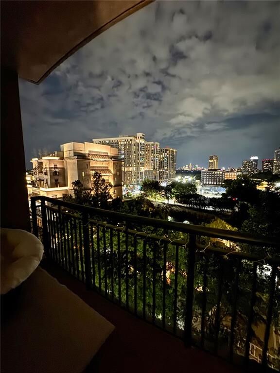 Property Photo: 3040 NW Peachtree Road NW 707 GA 30305