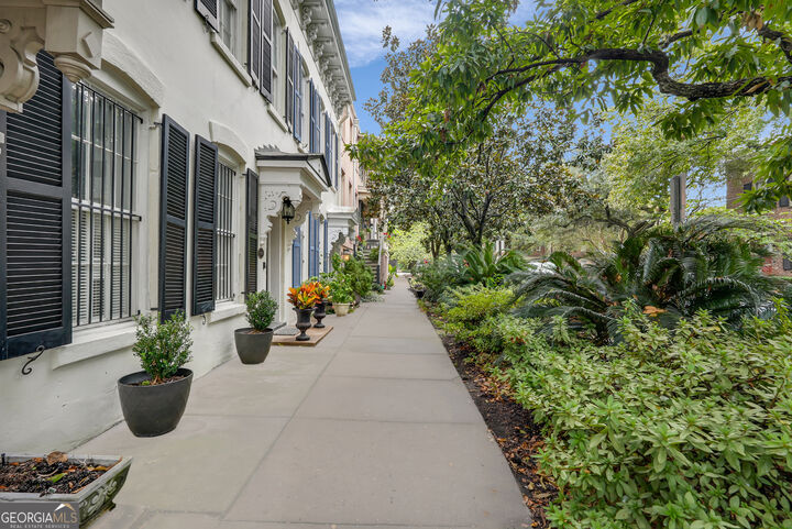 Property Photo: 216 W Gaston Street GA 31401