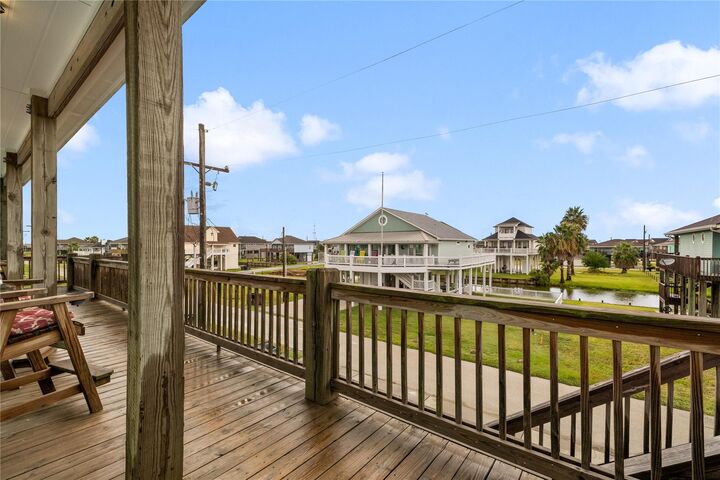 Property Photo:  2608 Breaker Drive  TX 77650 