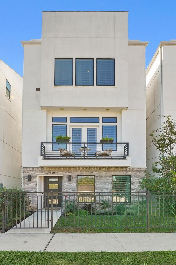 Property Photo: 5703 Larkin Street C TX 77007