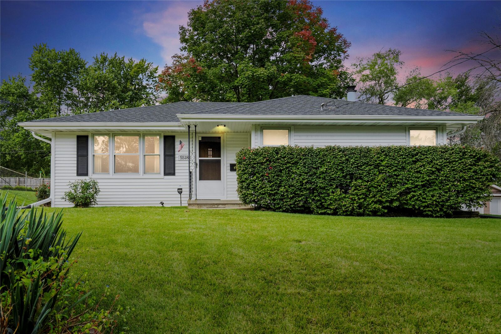 Property Photo: 5518 SW 15th Street IA 50315