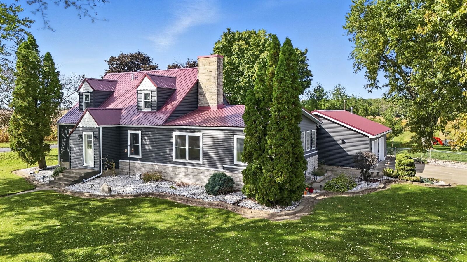 Property Photo:  3220 W Grapevine Road  IN 46705-9611 