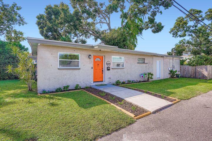 Property Photo:  2819 15th Avenue N  FL 33713 