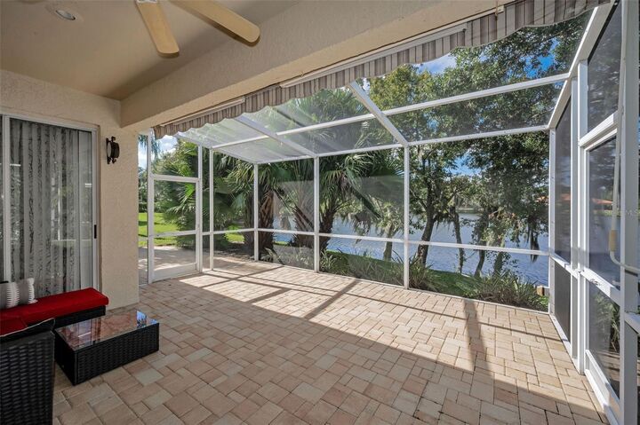 Property Photo:  4886 Westchester Court  FL 34677 