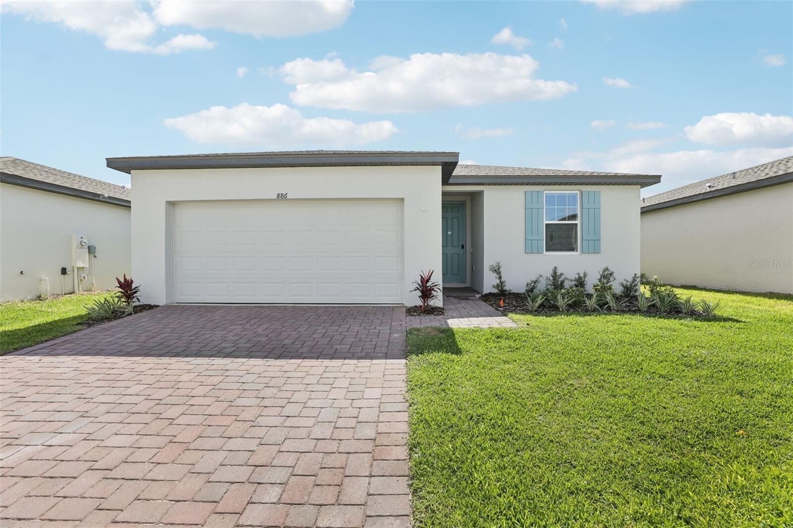 Property Photo: 886 Sand Sea Place FL 33844