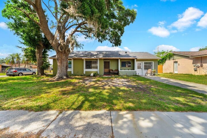Property Photo:  3738 Coppertree Circle  FL 33511 