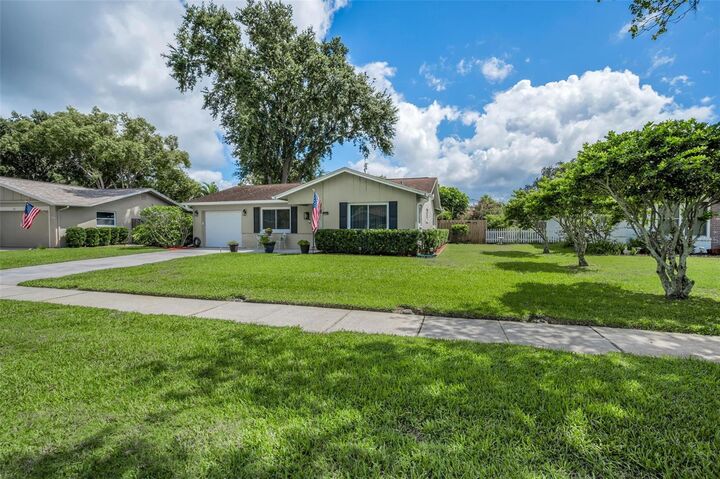 Property Photo:  921 Anchorage Lane  FL 34685 
