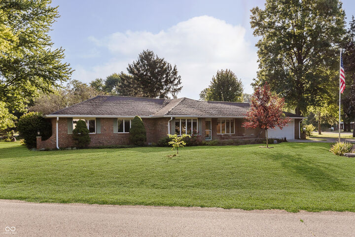 Property Photo: 2504 NW Raintree Drive IN 47362
