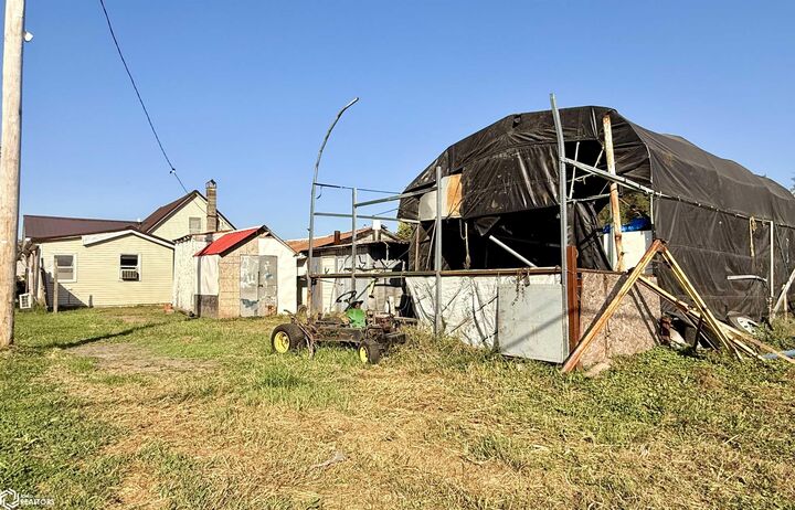 Property Photo:  609 N 5th Avenue  IA 50158
