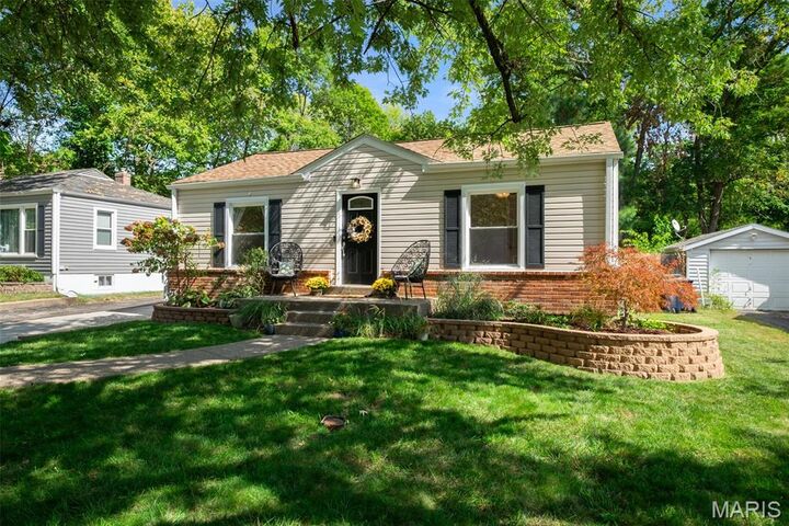 904 Trellis Lane  St Louis MO 63122 photo