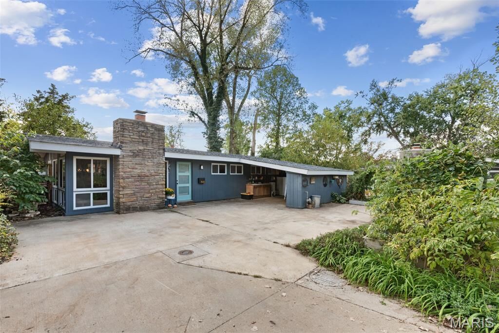 Property Photo:  1543 Fournier Drive  MO 63126 