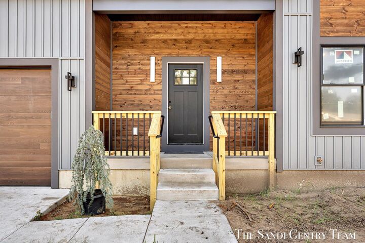 Property Photo:  1034 Arlington Avenue  MI 49417