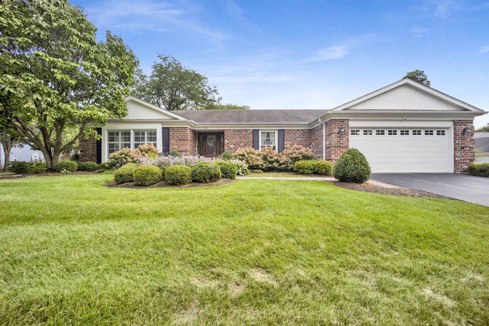 Property Photo:  1518 Wedgefield Circle  IL 60563 