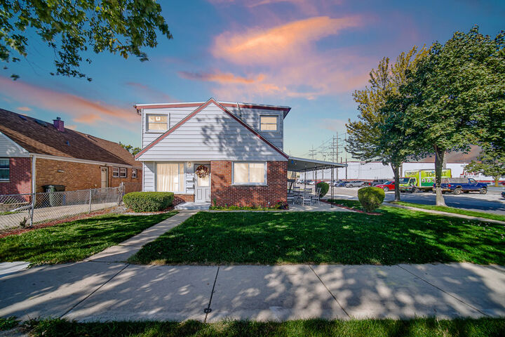 Property Photo:  2078 N 17th Avenue  IL 60160 