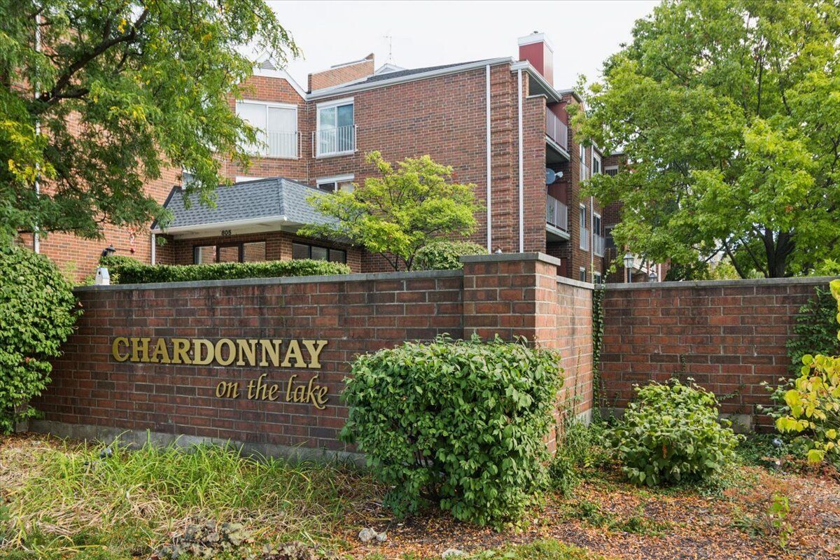 Property Photo: 805 Leicester Road 118 IL 60007