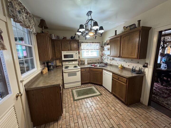 Property Photo: 1361 Elizabeth Street IL 60417