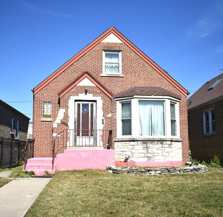 Property Photo:  4840 W Waveland Avenue  IL 60641 