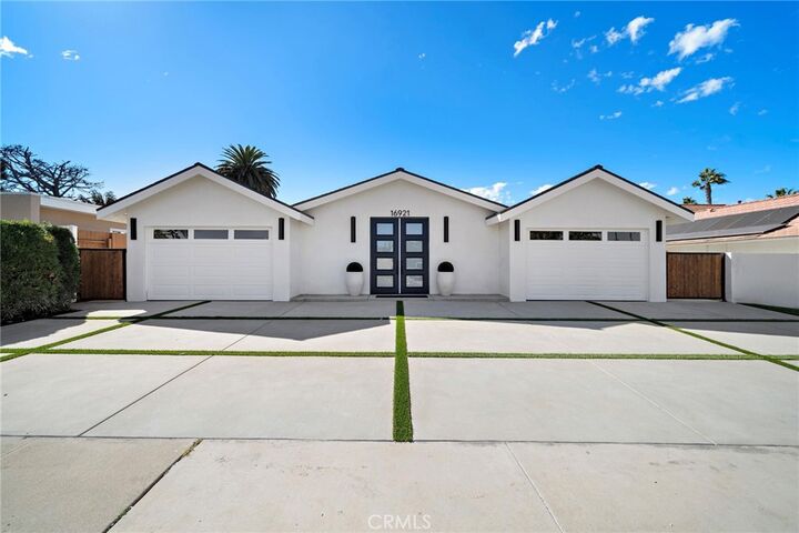 16921 Bedford  Huntington Beach CA 92649 photo