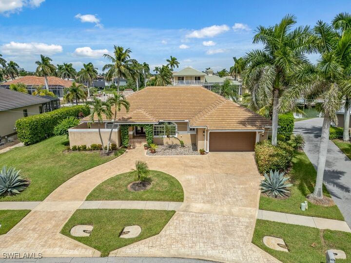 Property Photo:  1241 Mimosa Court  FL 34145 