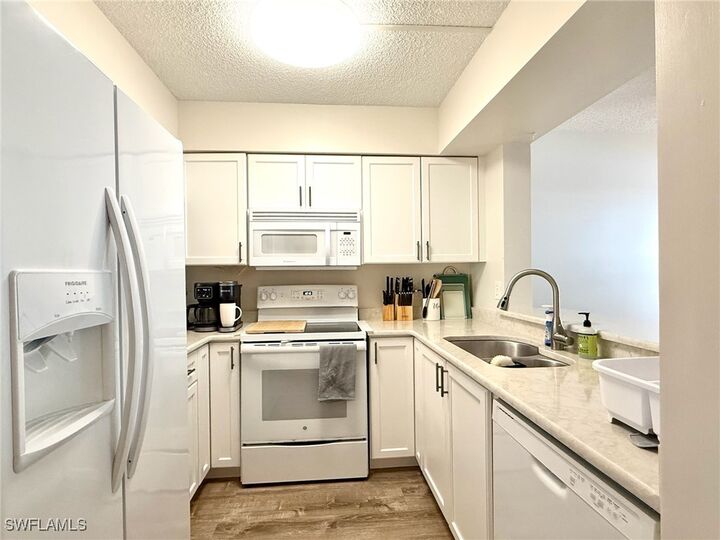 Property Photo:  109 Wading Bird Circle V105  FL 34110 
