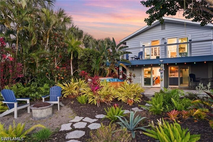 Property Photo:  193 Cocohatchee Street  FL 34110 