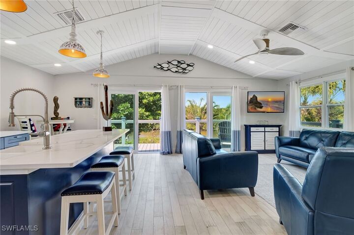 Property Photo:  193 Cocohatchee Street  FL 34110 