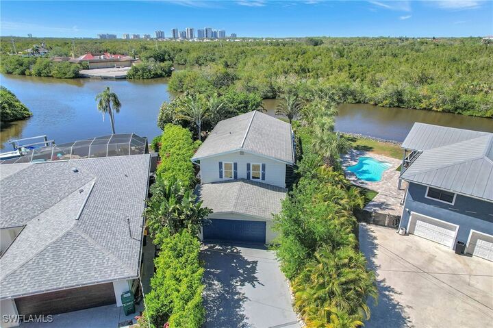 Property Photo:  193 Cocohatchee Street  FL 34110 