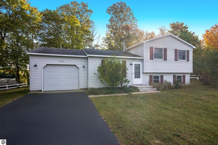 Property Photo: 10513 S Walnut Drive MI 49684