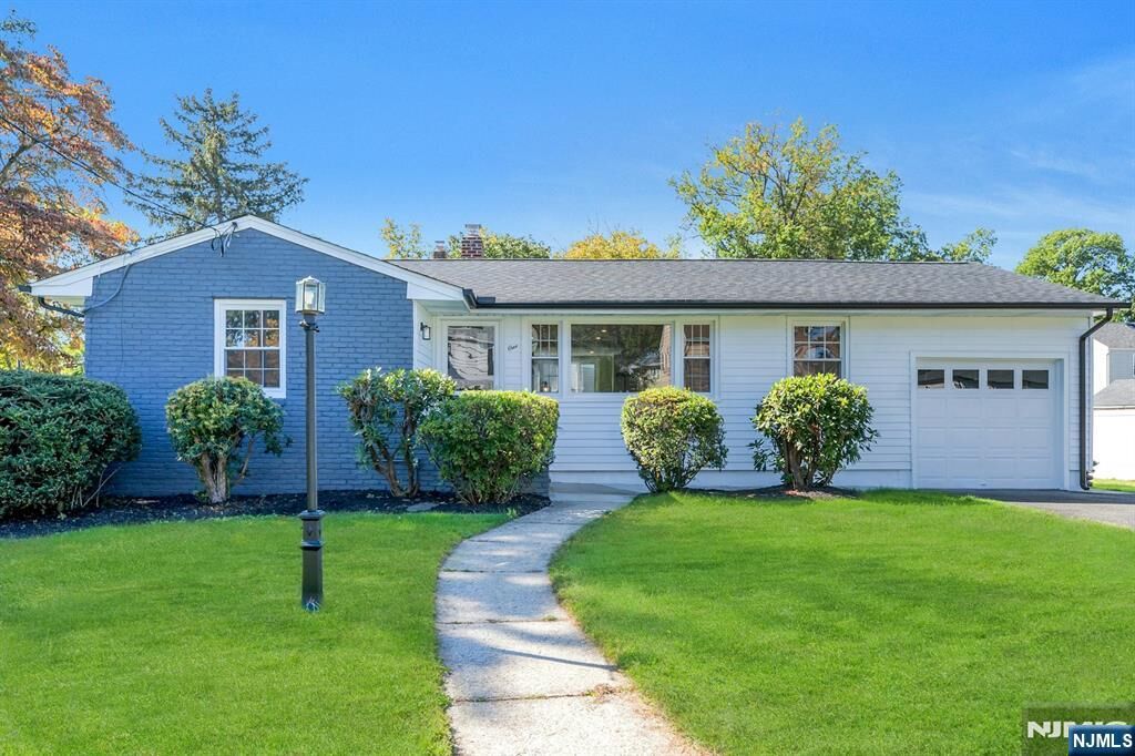 Property Photo:  1 Crestwood Lane  NJ 07066