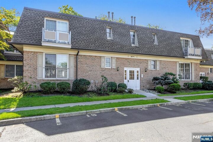 271 Collignon Way 4A  River Vale NJ 07675 photo
