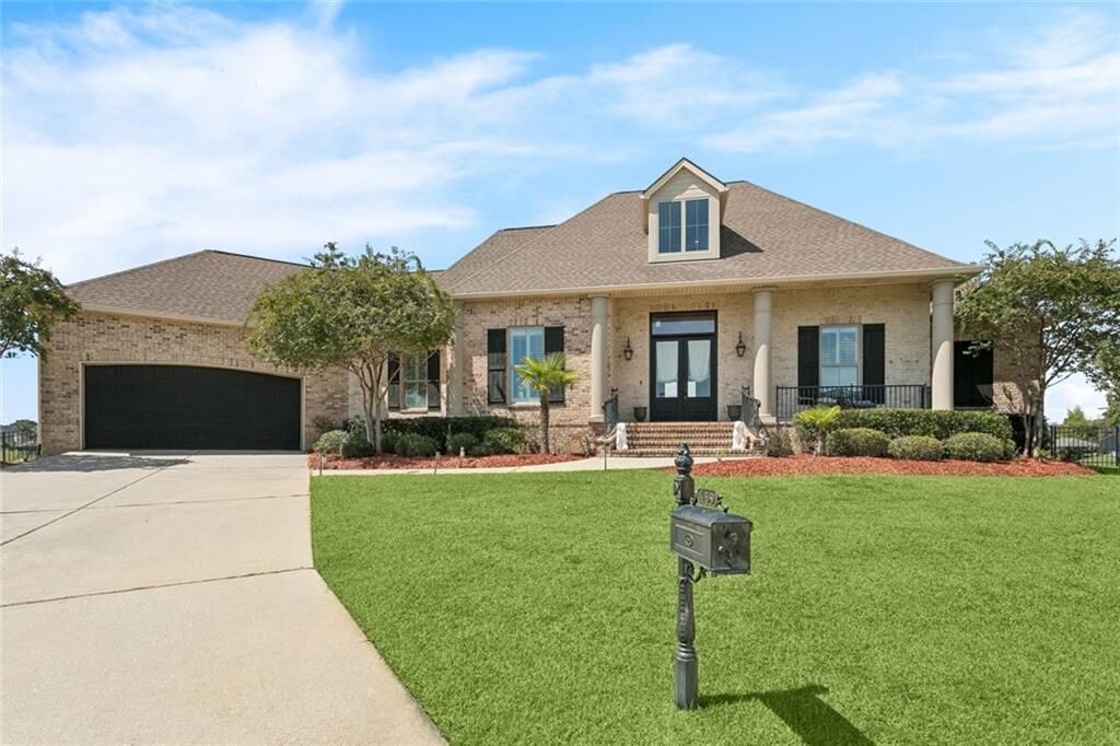 Property Photo: 489 San Cristobal Drive LA 70458
