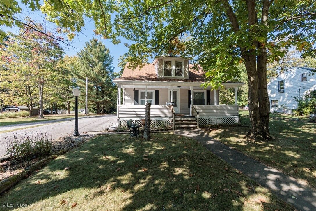 Property Photo:  886 Archer Road  OH 44146 