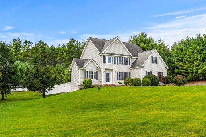 Property Photo: 6 Laurelcrest Drive NH 03033