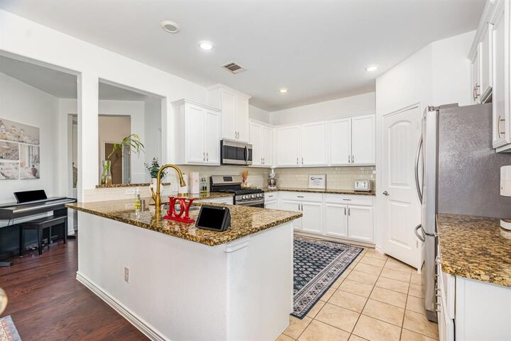 Property Photo: 9904 Timberwolf TX 75071