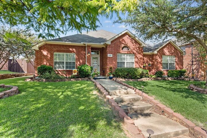 Property Photo: 5405 Hewitts Cove TX 75089