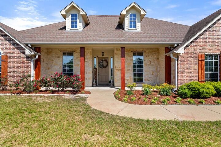 Property Photo:  16050 Stonebriar Court  TX 75771