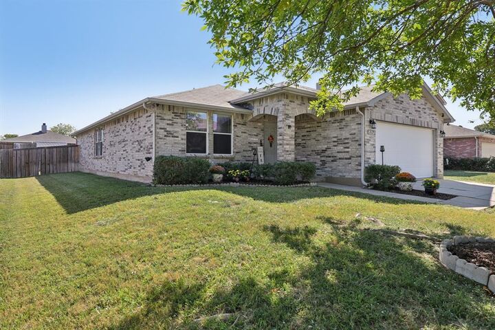 Property Photo: 2625 Mariners Drive TX 75068