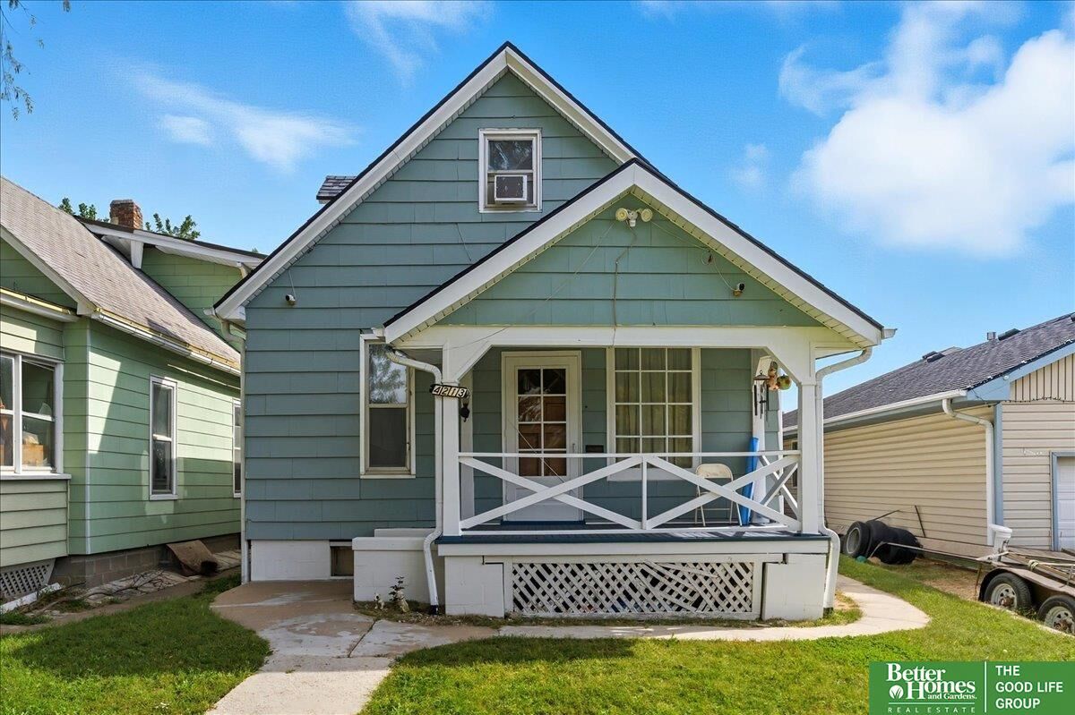 Property Photo:  4213 S 26th Street  NE 68107 