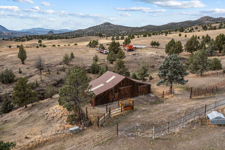 Property Photo: 19369 US 26 OR 97750