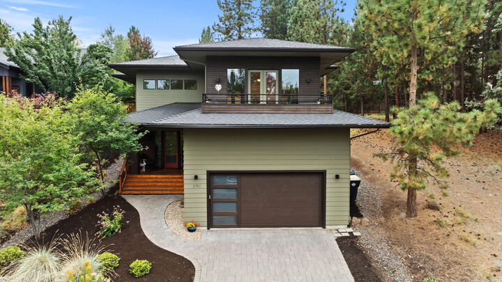 2742 NW Rainbow Ridge Drive  Bend OR 97703 photo