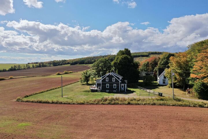 Photo de la propriété: 662 &Amp 664 Long River Road PE C0B 1M0