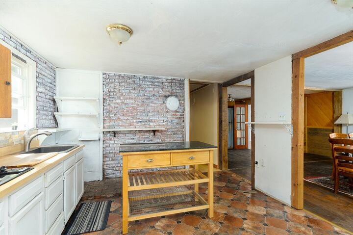 Property Photo: 34 Putnam Lane MA 01520