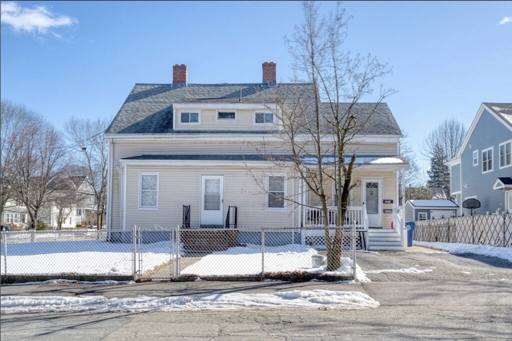 Property Photo:  176 Pearl St 176  MA 02458 